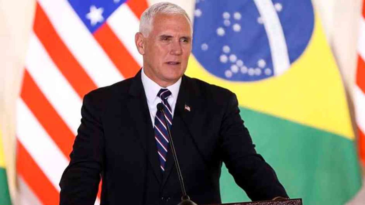 El vicepresidente de EEUU, Mike Pence, durante una declaración a la prensa, en el Palacio Itamaraty, en Brasilia, el 26 de junio de 2018.