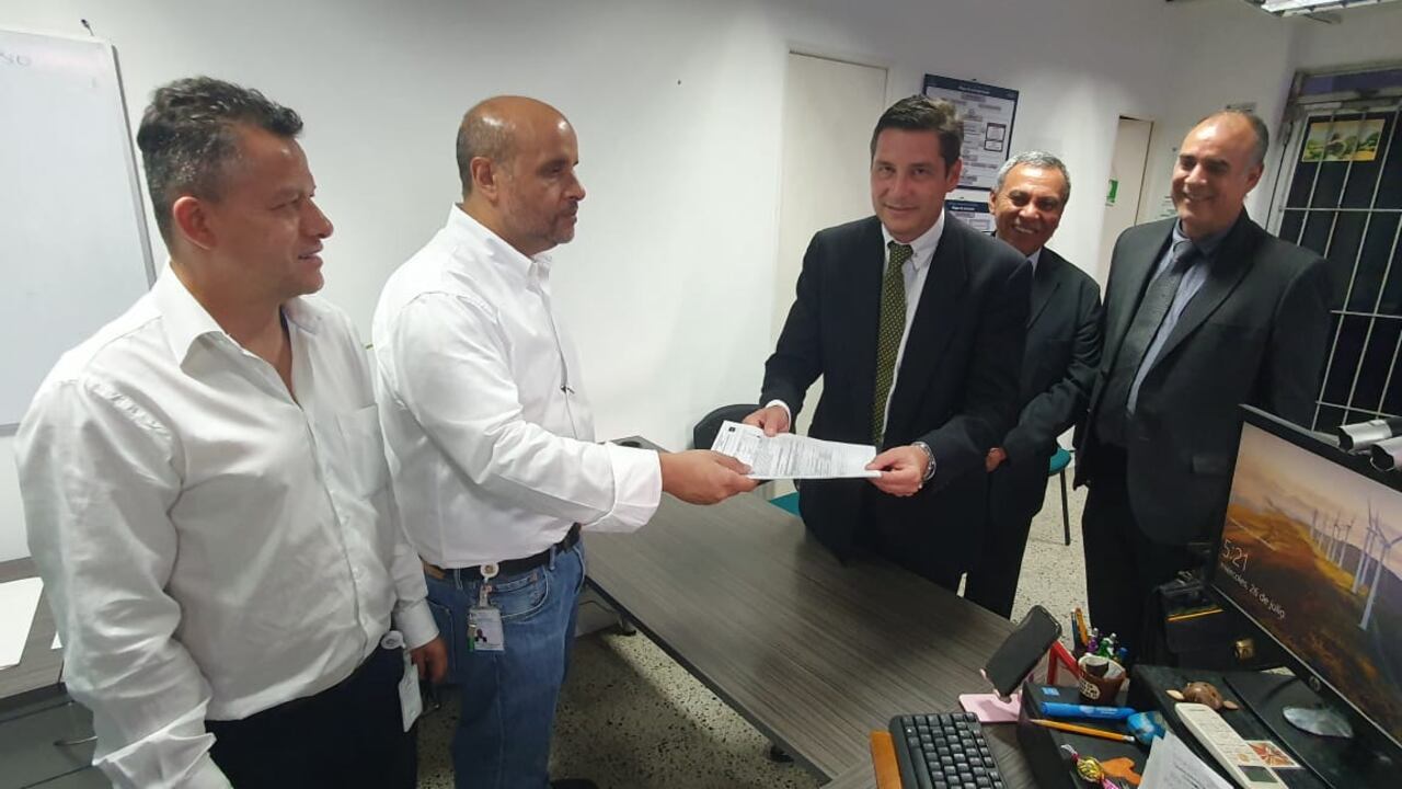 El documento está basado en Infraestructura, educación y seguridad, que tienen como fin buscar el bienestar de los habitantes del departamento.