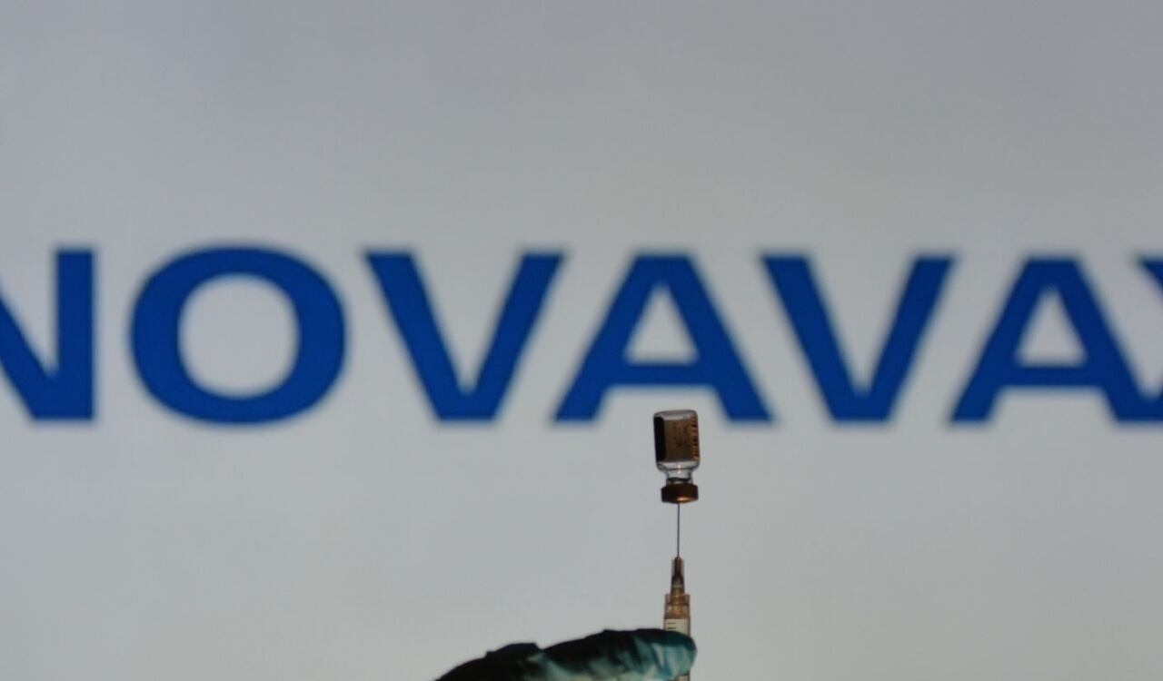 Novavax entra en el arsenal de vacunas para combatir la pandemia