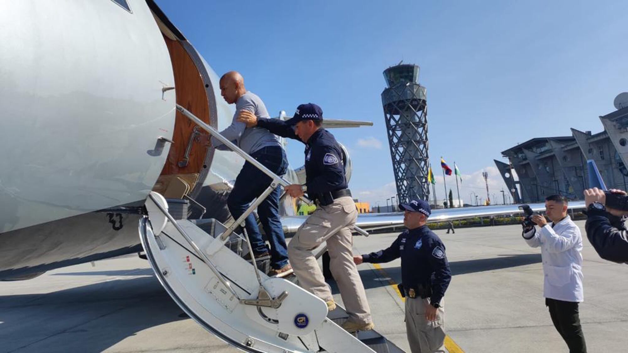 Álvaro Córdoba, Extradición Aeropuerto el Dorado DEA