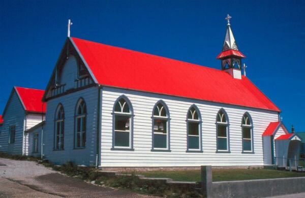 Según un artículo del diario británico The Observer, en la actualidad los isleños son tres veces más ricos -en promedio- que los ciudadanos que viven en el Reino Unido.