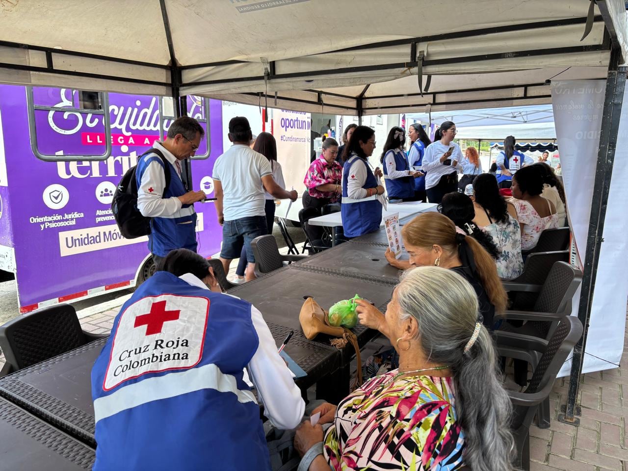 Unidad móvil llevará servicios de cuidado a mujeres rurales de Cundinamarca.