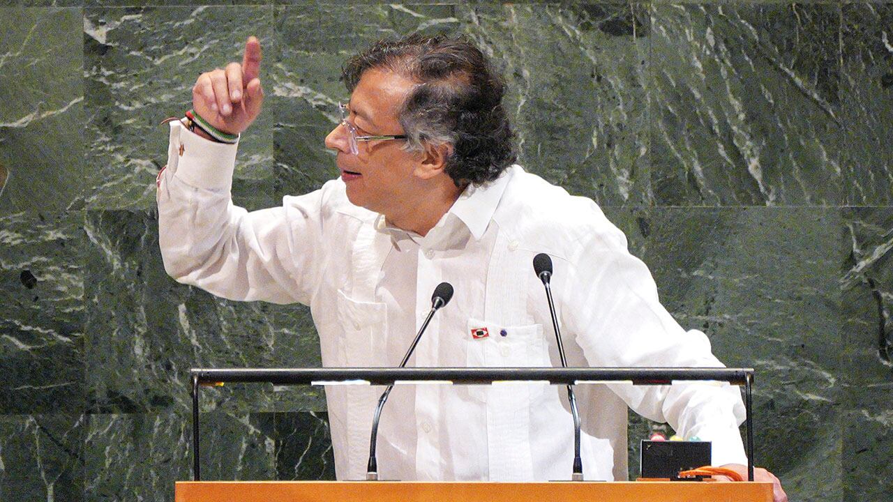 “En Naciones Unidas, convertido en un Bolívar planetario, quiso disputarle a Greta Thunberg la vocería en contra del cambio climático”.