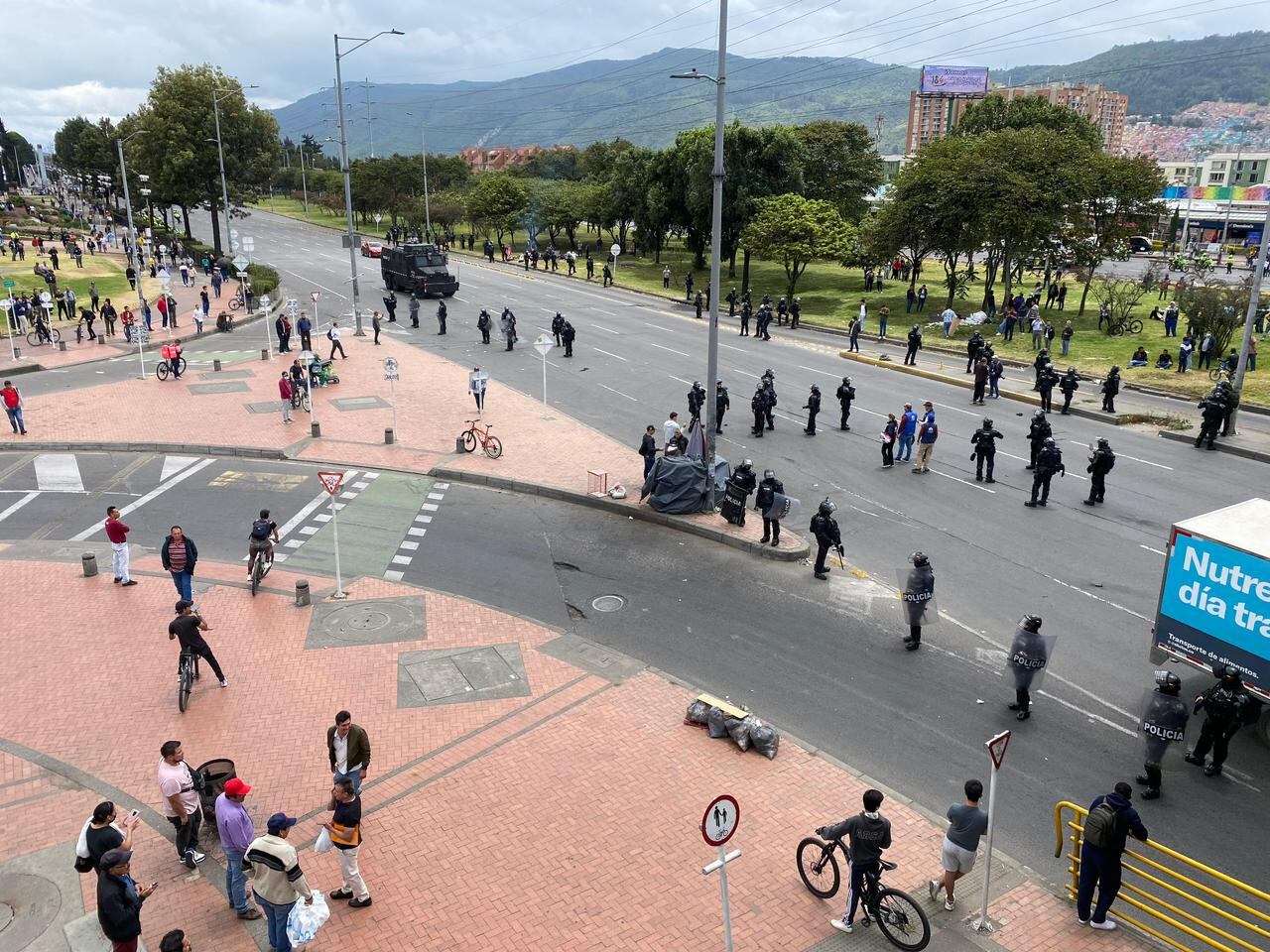 Inmediaciones al centro comercial Santa Fe, en la Autopista Norte.