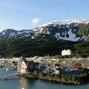 Whittier es una metrópolis vibrante y ecléctica con espíritu fronterizo, ubicada en el corazón de la gran naturaleza de Alaska.