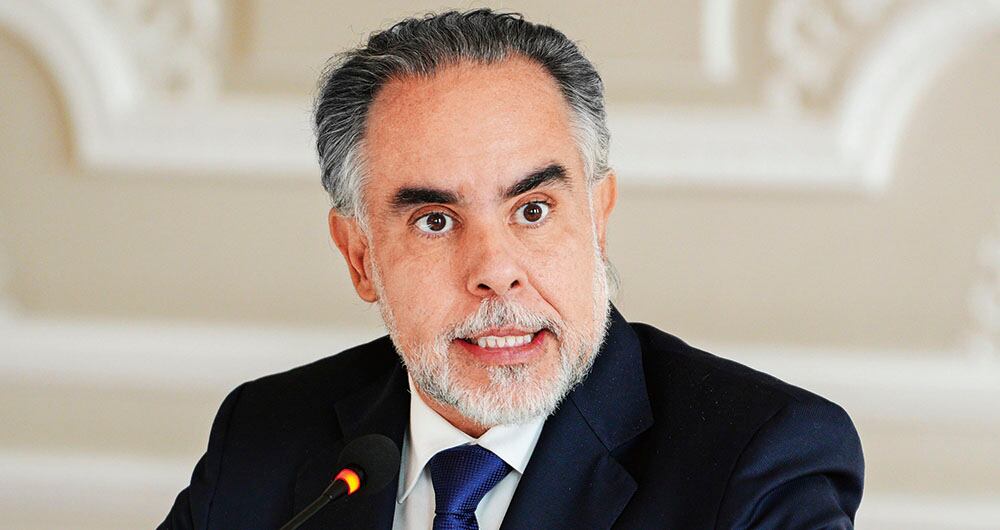 El ministro de Interior, Armando Benedetti, señaló a Luis Carlos Reyes de fracasar con el recaudo de impuestos y abrir la puerta a emisarios de alias Papá Pitufo.