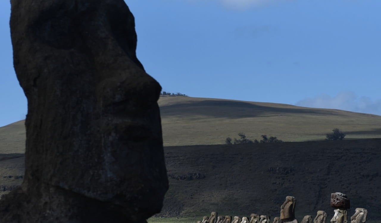 La gran estatua fue encontrada en una laguna que comenzó a secarse en 2018