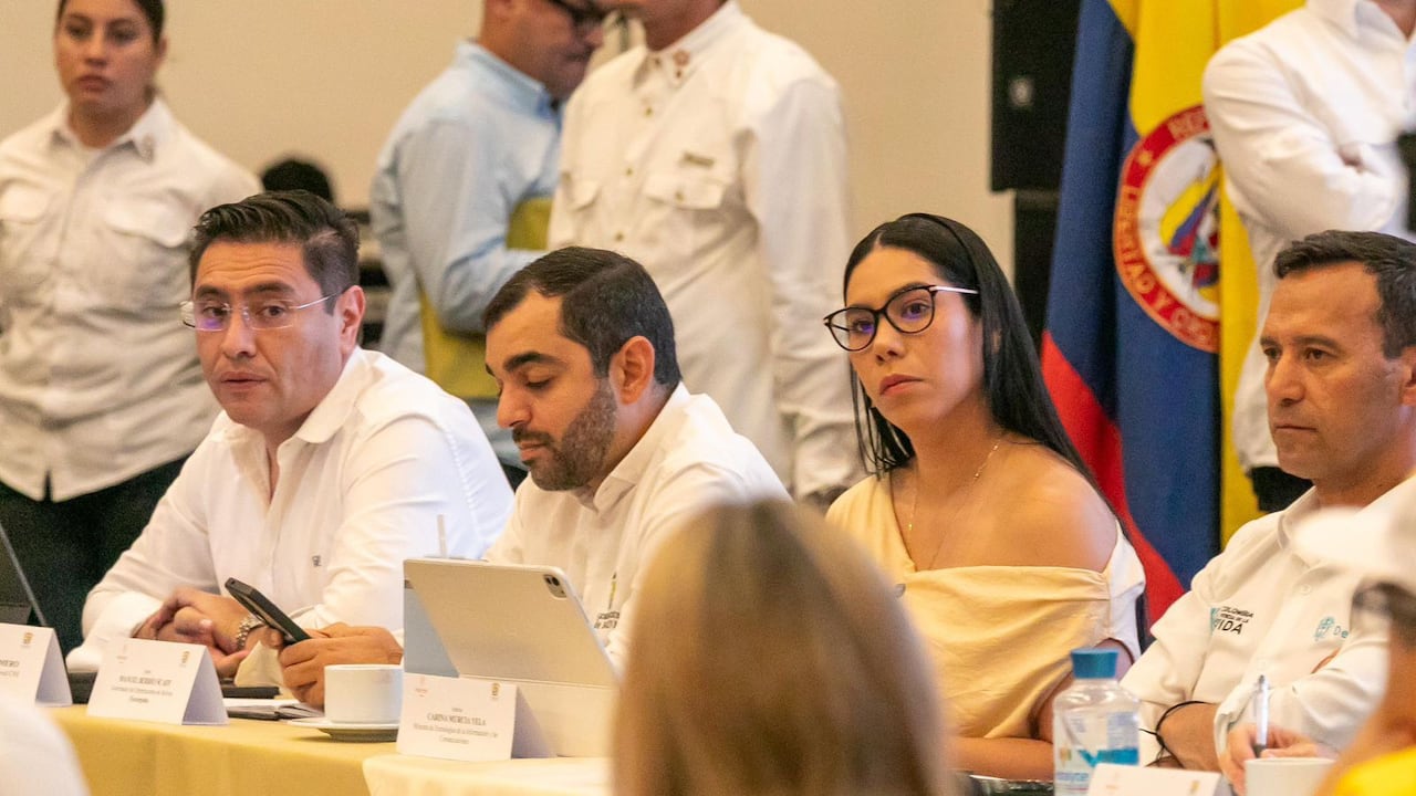 La Defensoría del Pueblo y el Ministerio TIC implementarán un plan de vigilancia cibernética de 24 horas para contrarrestar la violencia digital y asegurar las comunicaciones en las elecciones de 2026.
