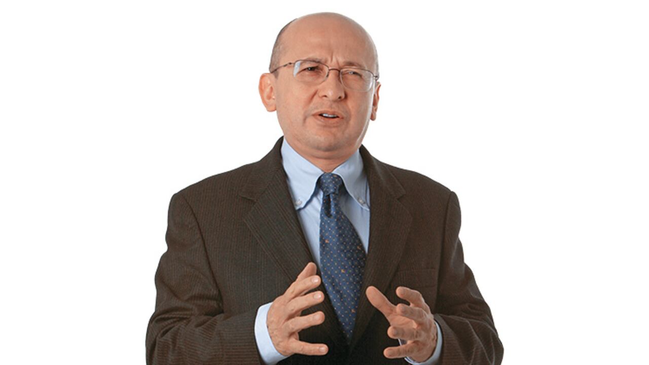 El fiscal ha defendido los contratos como necesarios para afrontar los retos de la justicia transicional.