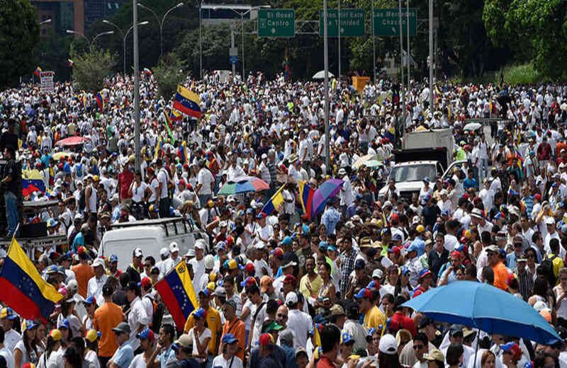 El bloqueo del proceso revocatorio desató la llamada "Toma de Venezuela".