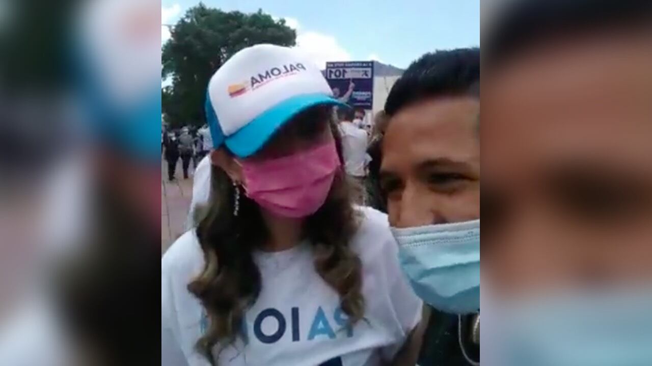 Un video que circula en Twitter, la senadora del Centro Democrático, Paloma Valencia, le responde a un joven una serie de preguntas que descalifican su trabajo como congresista.