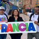 Angélica Lozano haciendo campaña a favor de Gustavo Petro.