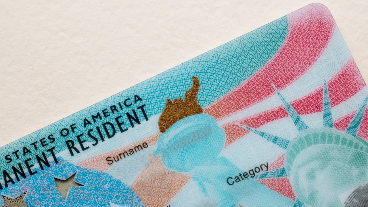 Uscis revoluciona los trámites migratorios: ahora podrá pagar y solicitar su 'green card' en línea.