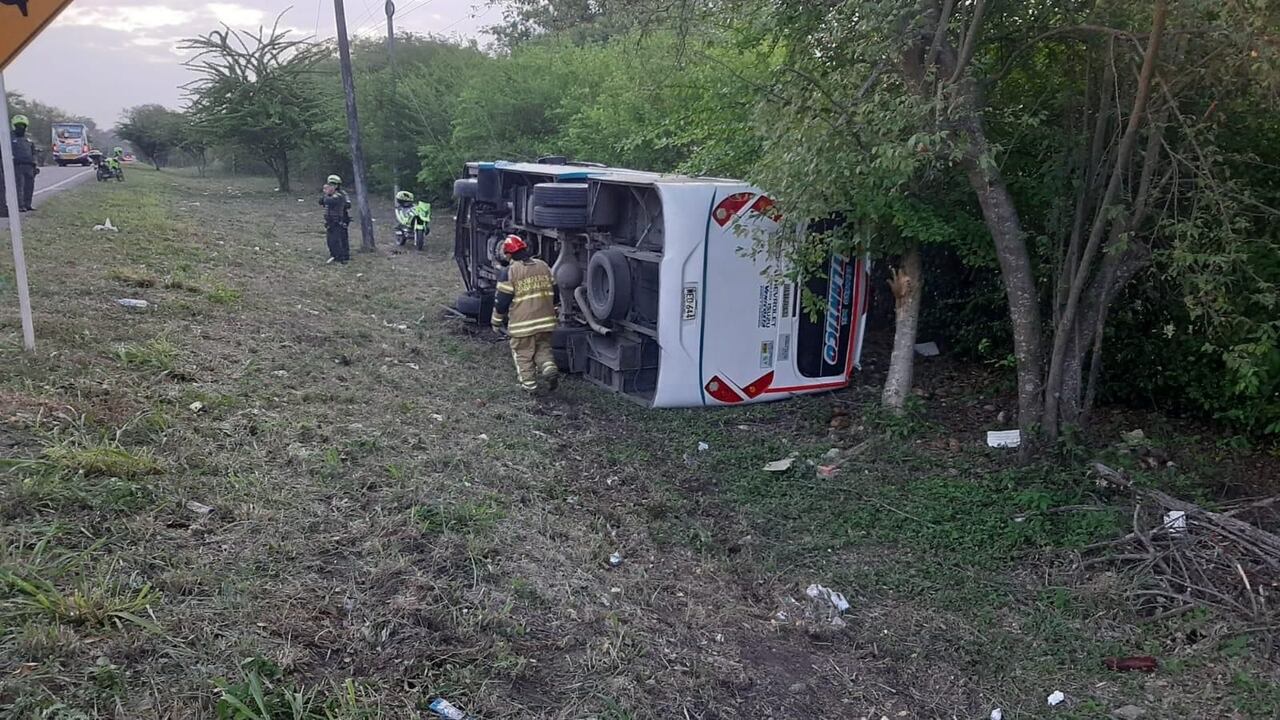 Accidente de tránsito dejó 15 personas lesionadas en Atlántico.