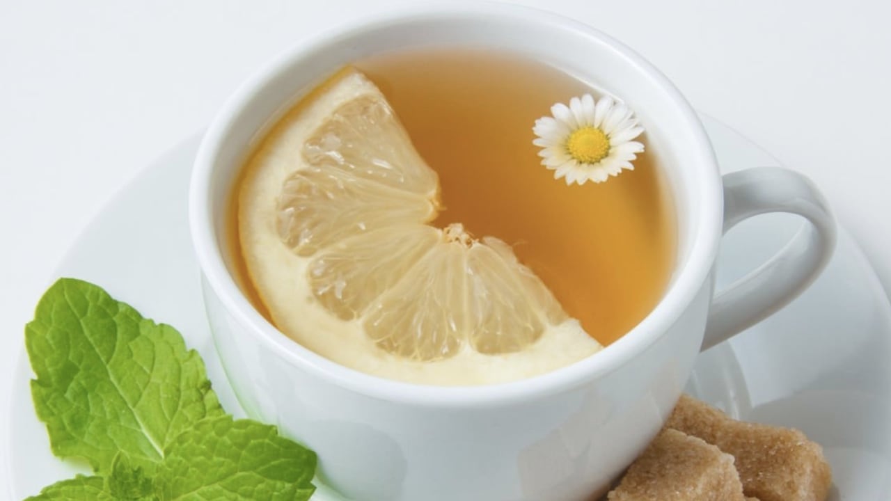 El té de manzanilla es un gran aliado para el organismo.