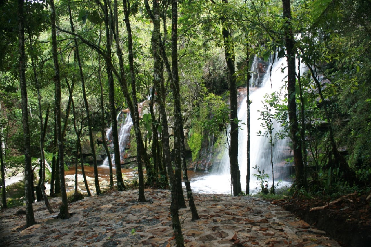 Así es una de las cascadas más imponentes de Boyacá, un paraíso mágico a 45 minutos de Villa de Leyva