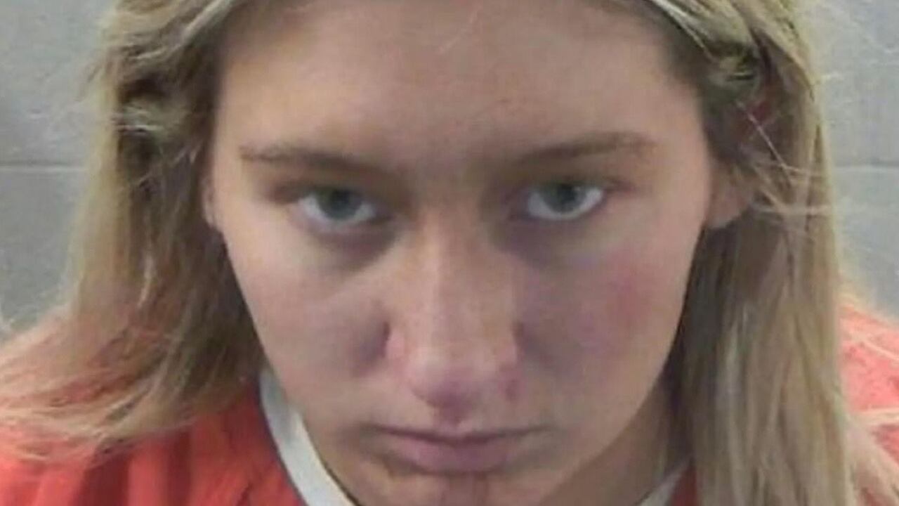 Los argumentos quedaron registrados en los documentos del proceso, mientras tanto la mujer identificada como Morgan Lund, de 21 años de edad, se declaró inocente por padecer una supuesta enfermedad mental.