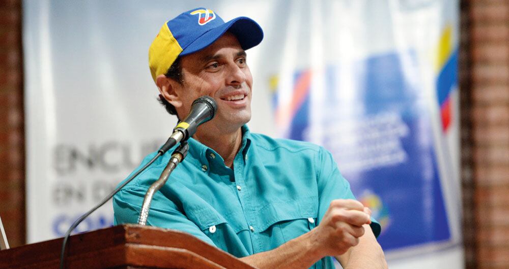 El líder opositor venezolano Henrique Capriles pide que las elecciones parlamentarias sean aplazadas. 