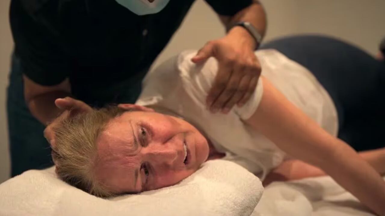 Céline Dion sufre ataque por su condición médica.