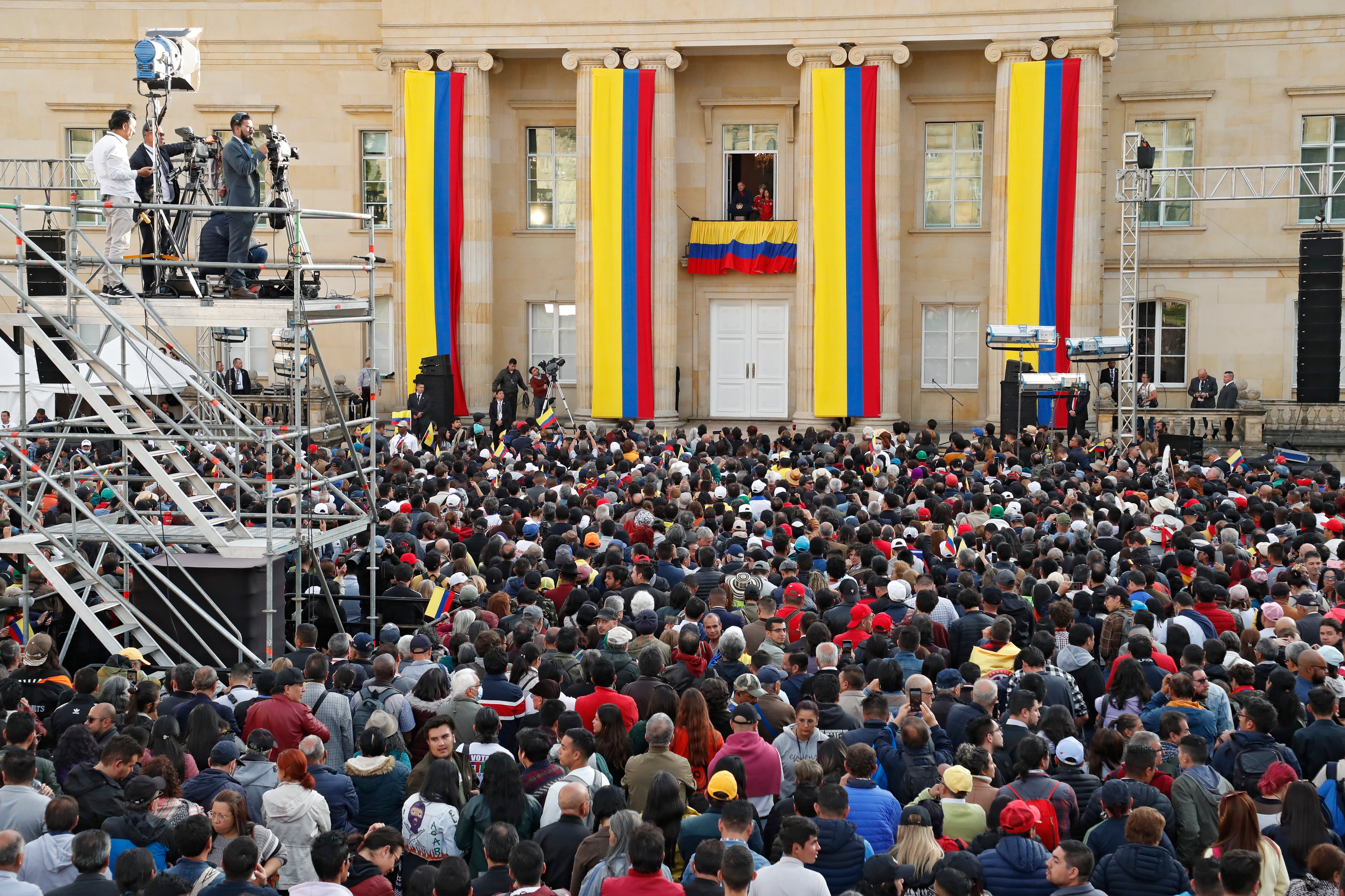 El presidente de la República Gustavo Petro salió al balcón de la Casa de Nariño para defender sus reformas de salud, pensional y de trabajo
Bogota 14 de febrero del 2023
Foto Guillermo Torres Reina / Semana