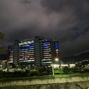 Edifico de EPM en Medellín fue iluminado para la Navidad.