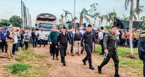 Hombres uniformados de la guardia campesina escoltaron el evento en el que Iván Mordisco anunció su vinculación a la paz total. Esa misma guardia fue la que secuestró a 78 policías y mató a uno más en el Caguán. La indígena también ha sido protagonista de hechos criminales, como los bloqueos en el paro nacional y el caos en Cali.