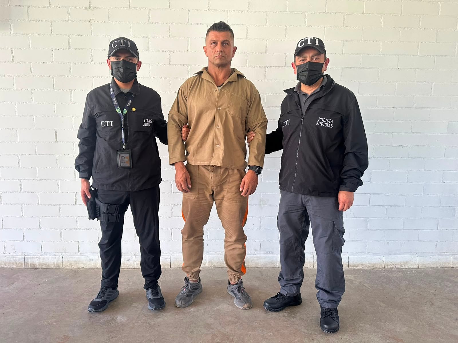 Notificado de una orden de extradición por el delito de homicidio de un agente de la DEA