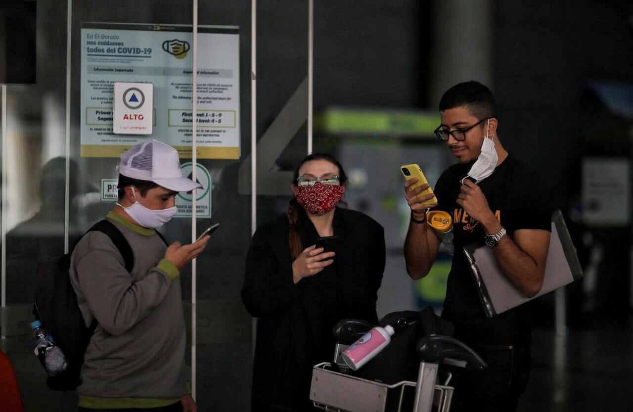La alcaldesa de Bogotá, Claudia López, se ha pronunciado al respecto indicando que los pilotos de reapertura de El Dorado podrían darse a finales del mes de julio. De acuerdo con la funcionaria, la decisión se basará de acuerdo a como avance el contagio en la capital. Esteban Vega/SEMANA