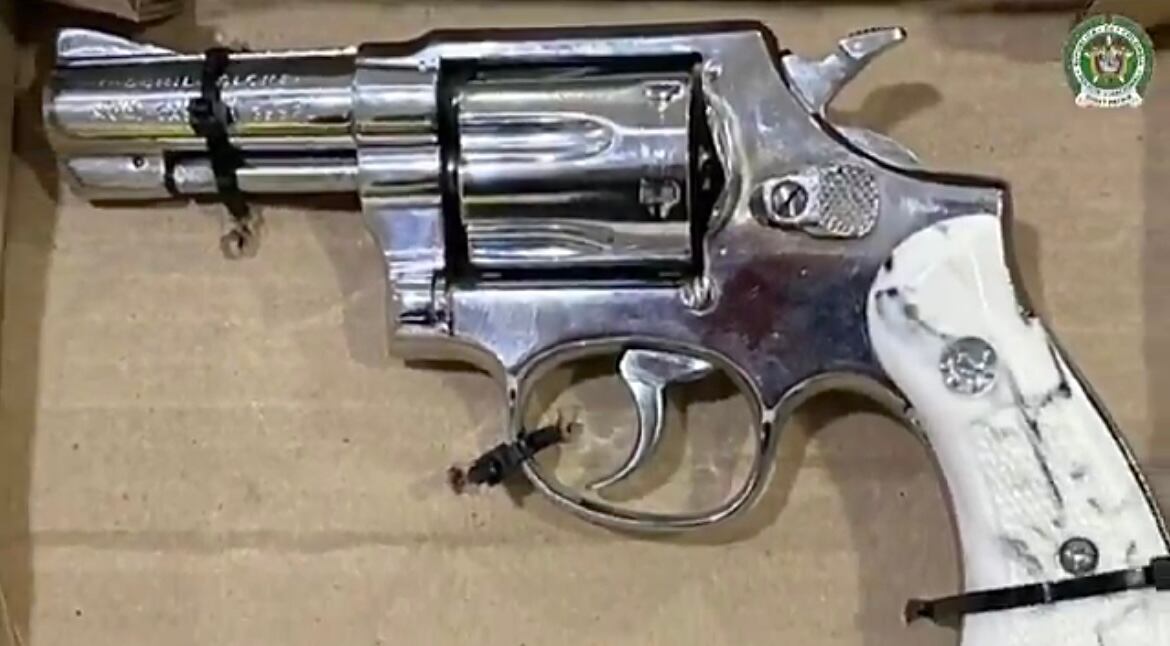 Pistola incautada en operativo de la Policía