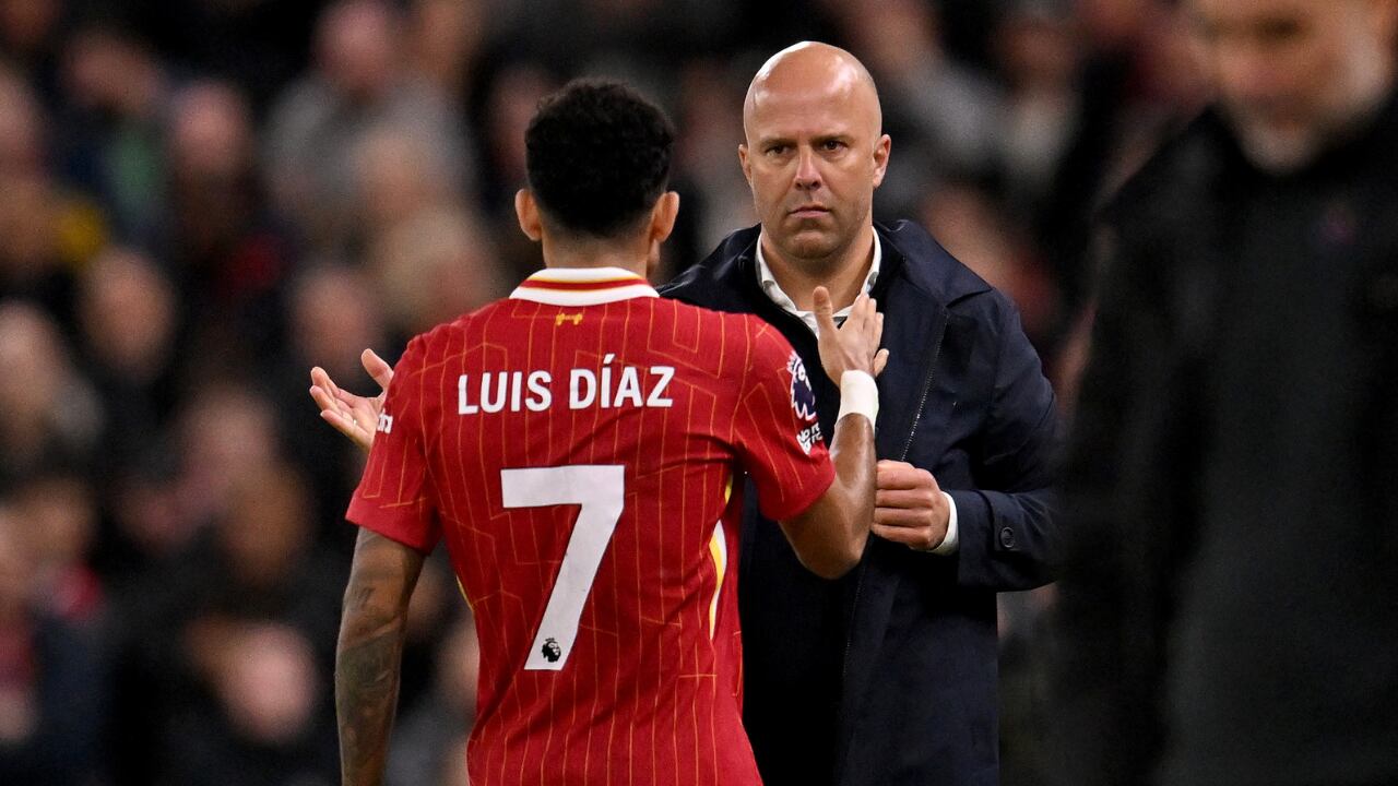 Luis Díaz y Arne Slot en Liverpool