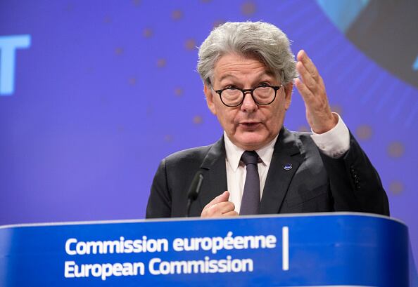 La Comisión Europea pidió a Musk “aumentar de manera significativa sus esfuerzos” para respetar la normativa de la Unión Europea, que incluye el combate a la desinformación. (Photo by Thierry Monasse/Getty Images)