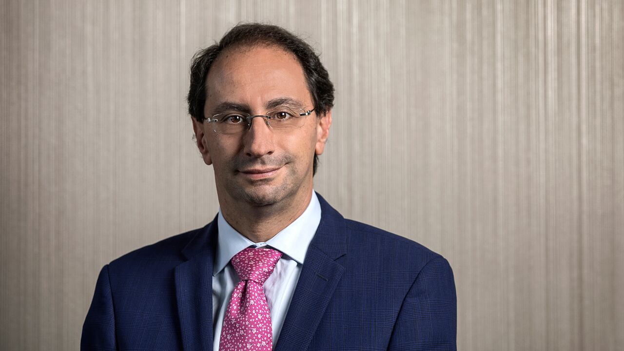 José Manuel Restrepo, exministro de Hacienda, le responde al senador Gustavo Bolívar. Foto: Juan Carlos Sierra-Revista Semana.