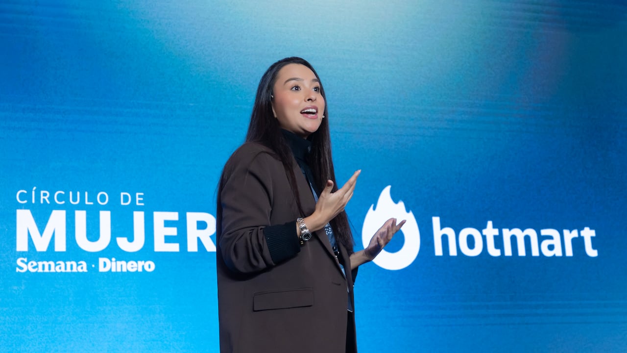 Melisa Escobar, reconocida experta en inteligencia artificial, fue la invitada especial de la cuarta plenaria del Círculo de Mujeres Semana Dinero.