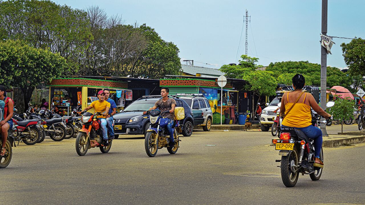 En Tibú hay un miedo generalizado. La comunidad sabe que los que mandan son los grupos armados.