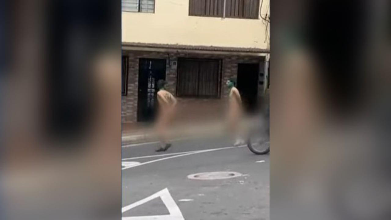 Ladrones fueron expuestos desnudos en Medellín
