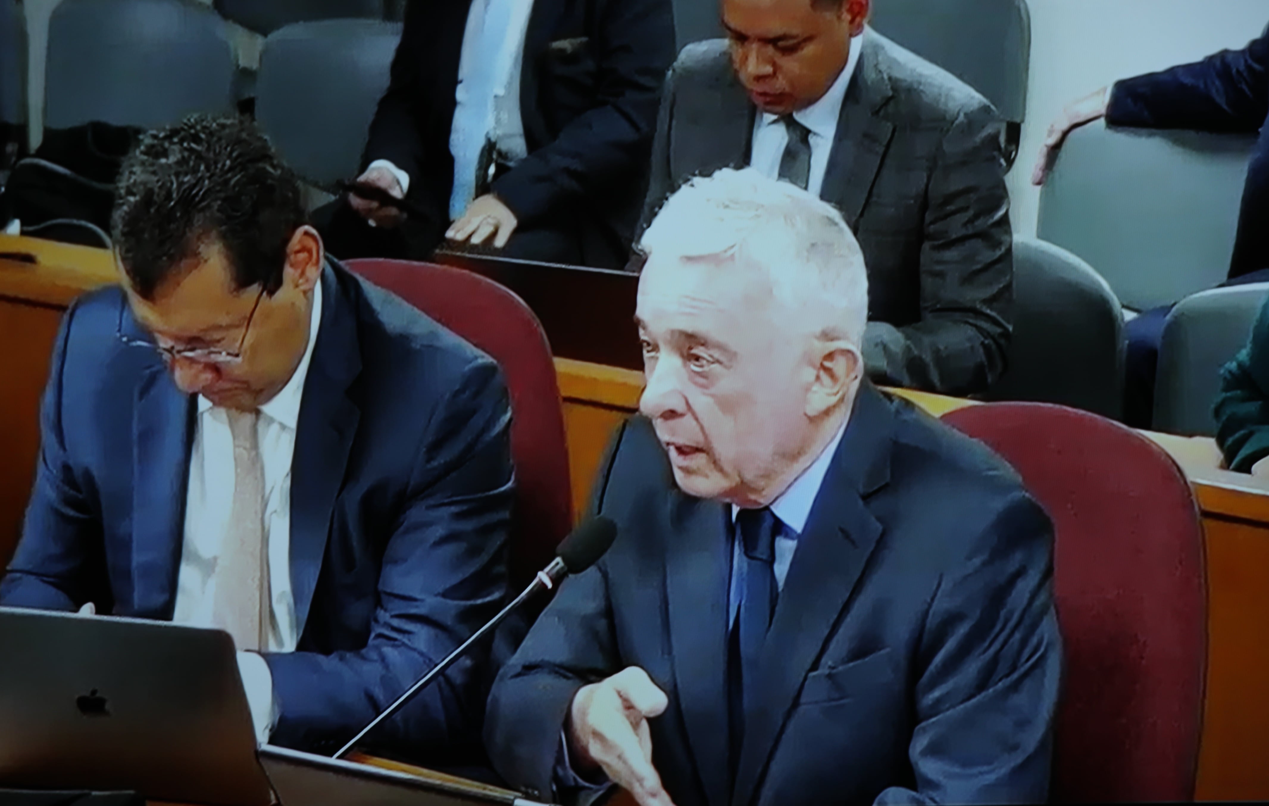 Expresidente Álvaro Uribe Vélez presenta  su defensa técnica ante las acusaciones de la Fiscalía
7 julio 2025