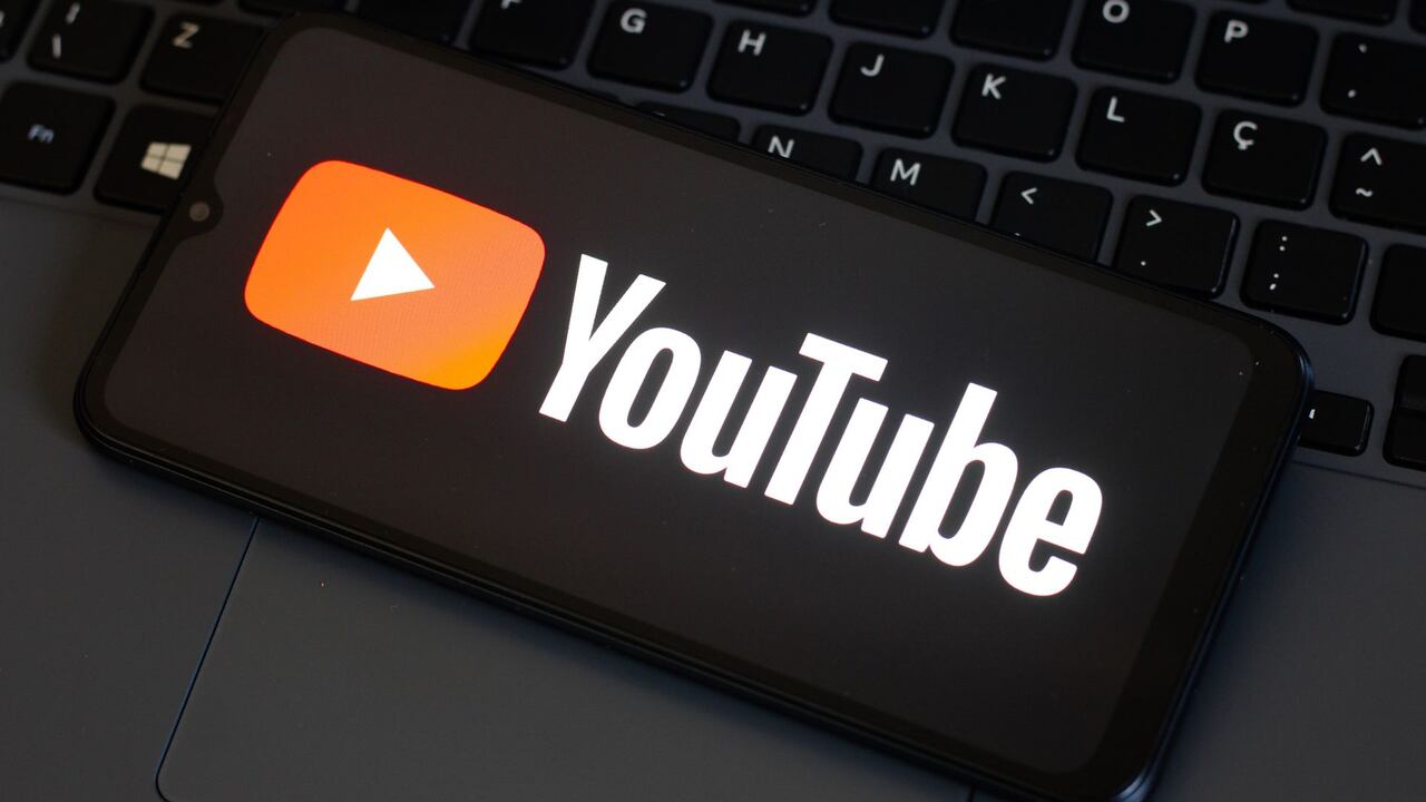 YouTube ha ido integrando inteligencia artificial en su plataforma de manera paulatina.