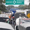 Paro camionero en los diferentes ingresos a Cali.( Puente del Comercio, Juanchito y Céncar.)fotos José Guzmán)