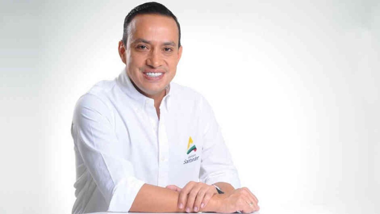 "Familiarmente estamos unidos, jamás nuestras diferencias podrán romper nuestros lazos de afecto, independientemente del ámbito profesional o particular en el que nos desempeñemos"