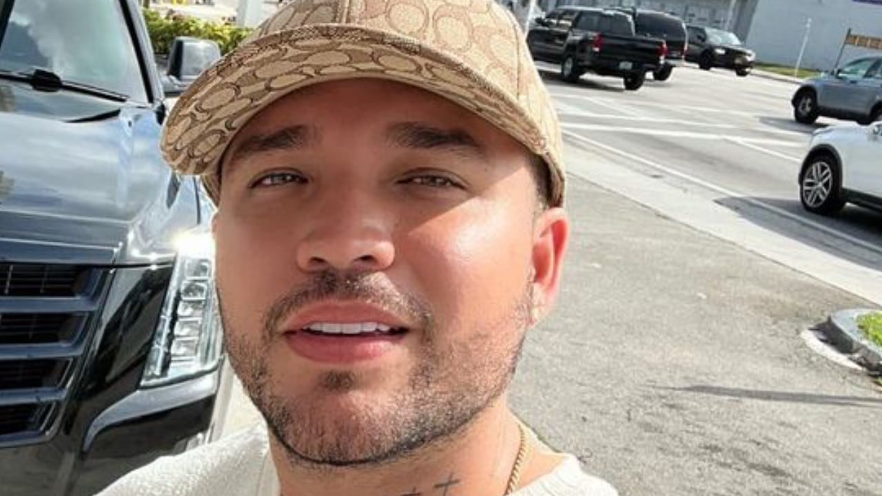 El cantante colombiano Jessi Uribe se encuentra de gira en Estados Unidos, junto a su pareja Paola Jara.