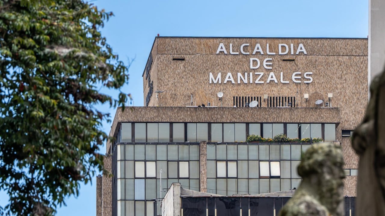 Edificio de la Administración Municipal de Manizales, una de las ciudades impactadas por el terremoto.