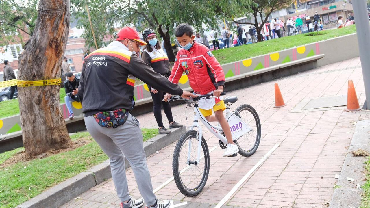 La Alcaldía de Bogotá abrió inscripciones para que más de 14.000 personas entre niños, jóvenes, adultos y adultos mayores se inscriban en actividades deportivas.