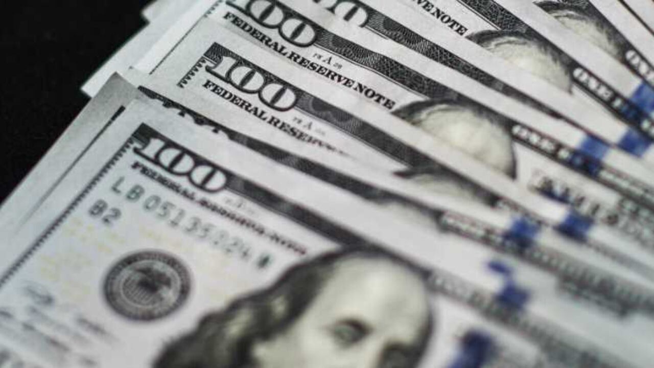Desde finales de 2015 el gobierno colombiano ha estado comprando dólar, dijo el ministro de Hacienda, Mauricio Cárdenas