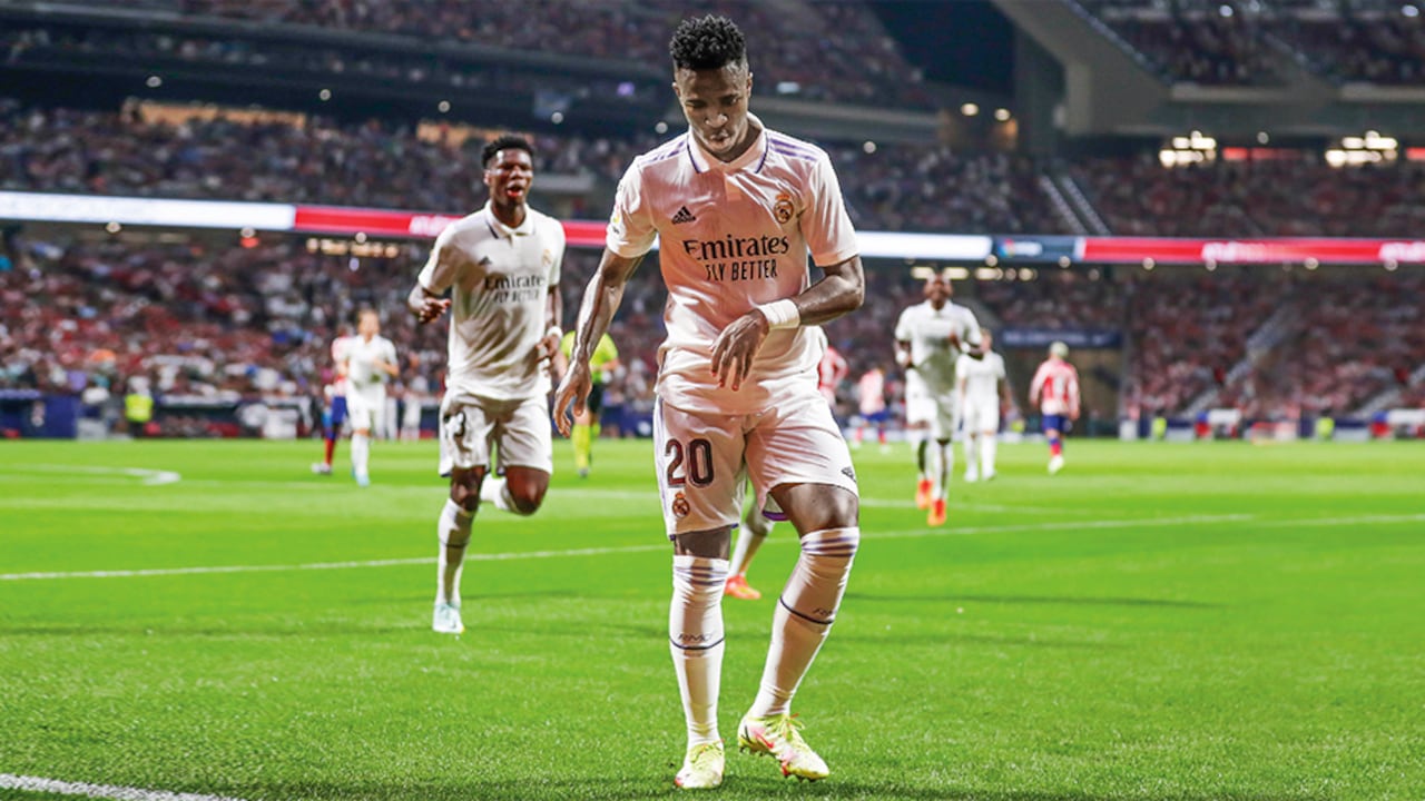 Nacido el 12 de julio de 2000, Vinícius José Paixaõ de Oliveira Júnior se crio, junto a sus dos hermanos, en el peligroso entorno de Porto do Rosauna, una de las favelas más pobres de Río.