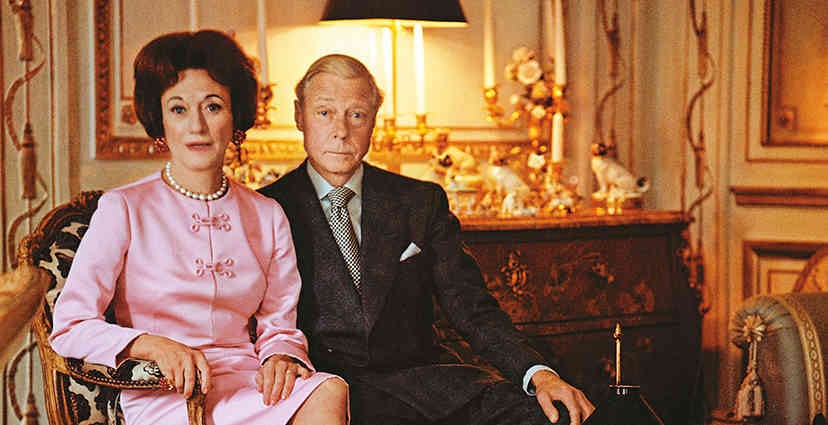 Wallis y el duque de Windsor, quien alcanzó a gobernar como Eduardo VIII. Con su renuncia le dejó el camino libre al trono a Jorge VI, el papá de la reina Isabel. 