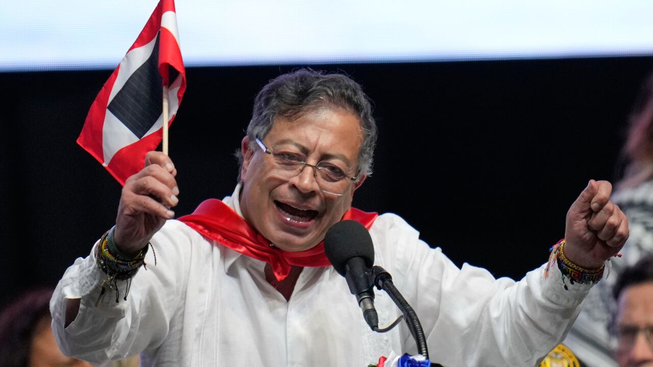 Gustavo Petro en una intervención pública en Ibagué.