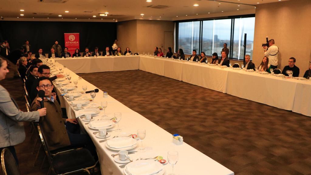 El proyecto ‘MiPymes Innovadoras’ beneficiará a 30 empresas de la ciudad,
las cuales tendrán acceso a infraestructura, tecnología y apoyo de expertos, para mejorar sus productos o servicios y ser más competitivas en el
mercado.