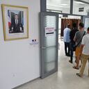 Los ciudadanos franceses hacen cola para emitir sus votos durante la primera ronda de votación en las elecciones presidenciales francesas, en un colegio electoral en el Consulado General de Francia en Abiyán el 10 de abril de 2022. (Foto de Issouf SANOGO / AFP)