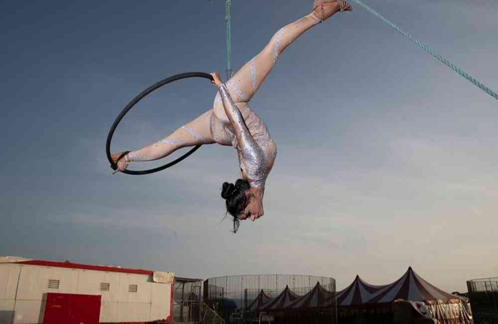 Otilia María Martínez Dos Santos, una artista del circo Rony Roller. “Los aplausos que llena el corazón de alegría, espero que el futuro sea lo que fue nuestro pasado hasta el virus, me temo que será difícil volver como estábamos.” AP -Alessandra Tarantino