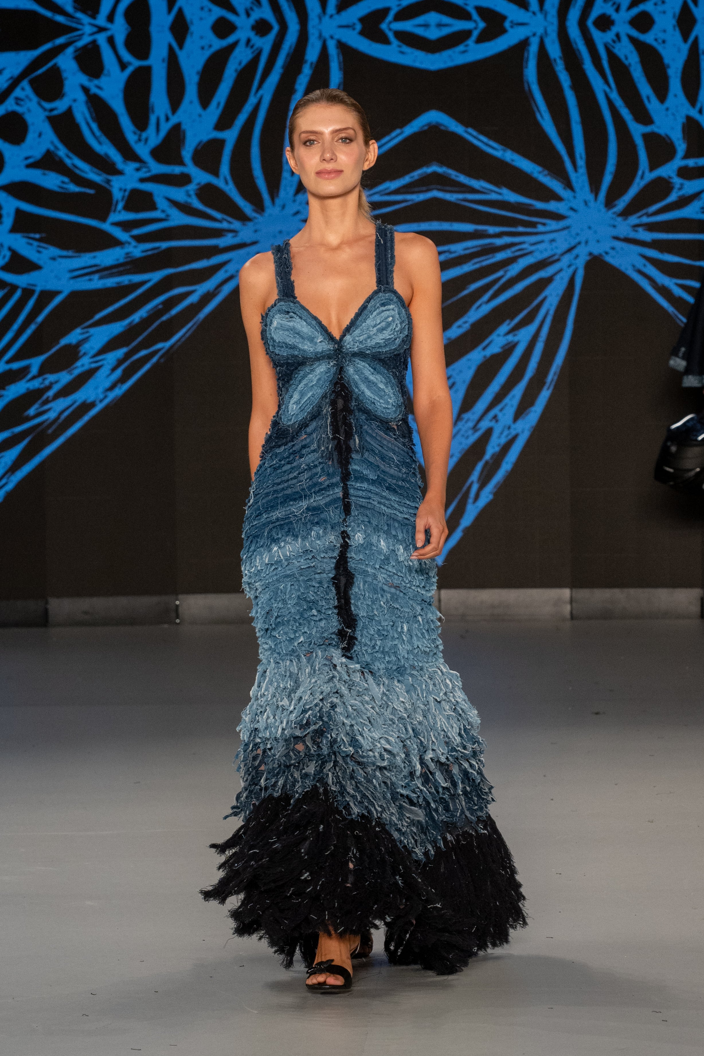 Carolina Ronderos llevó a Colombiamoda 2026 Crisálida, una colección que convirtió la moda en un homenaje a la vida junto a la Fundación Alma Rosa.